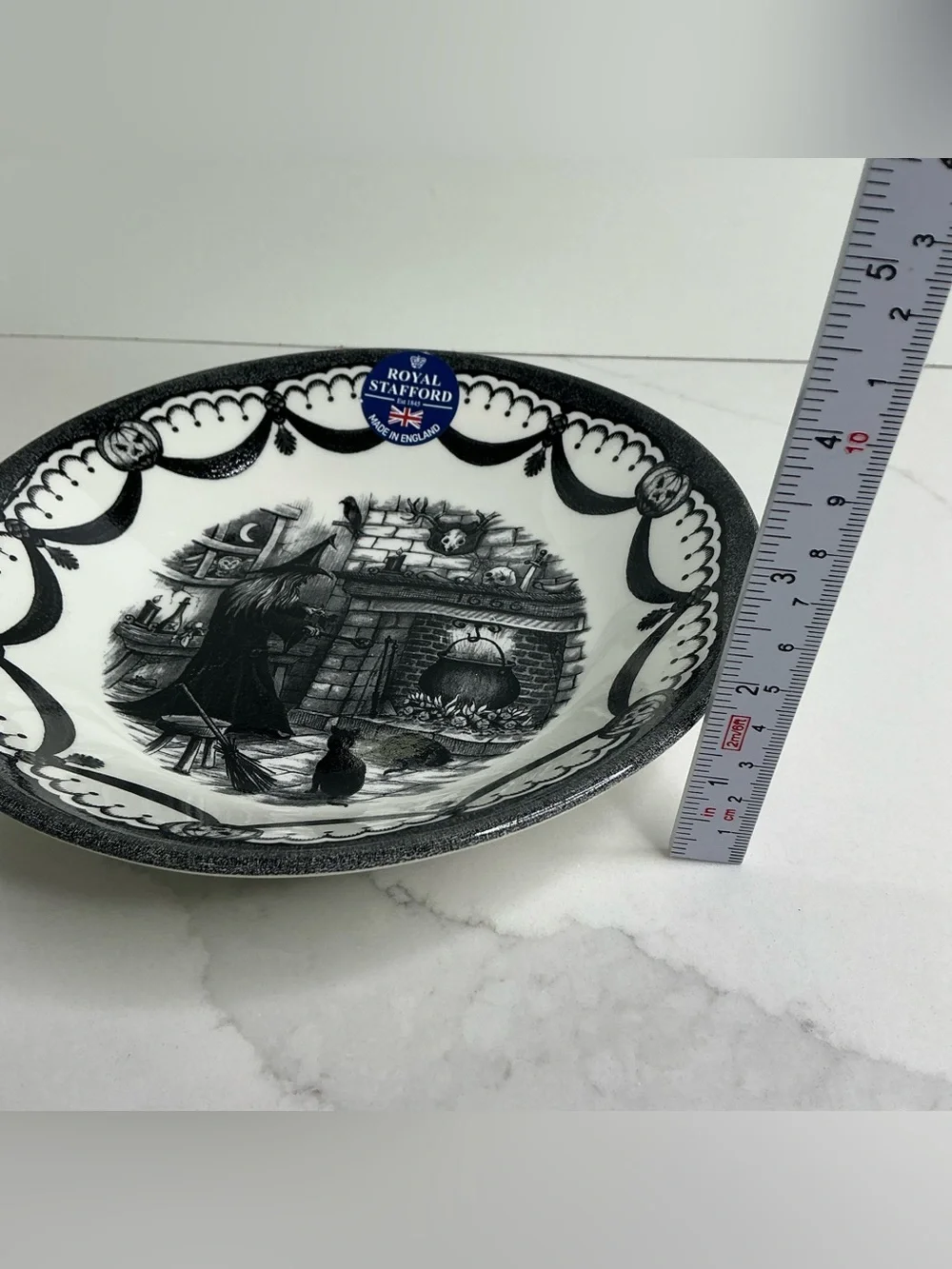 4 Royal Stafford Soup Pasta Bowls Witch With Black Cat 8” Halloween New
